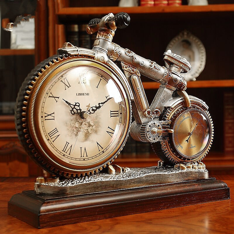 Lisheng European Bicycle Quartz Clock with Roman numerals and artistic design.