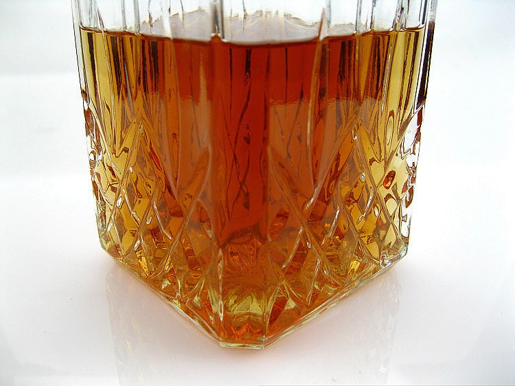 sparkling decanting wine bottle